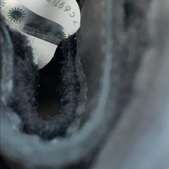 New Authentic UGG Kilmer 2 black Boots - Picture 7 of 7